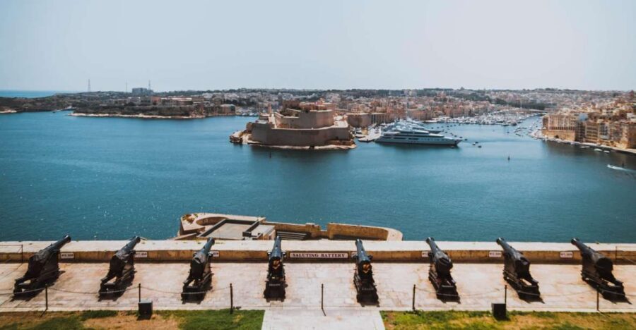3 cities: Private Insider Walking Tour with Licensed Guide - Grand Harbour viewpoints: where Valletta finally makes sense