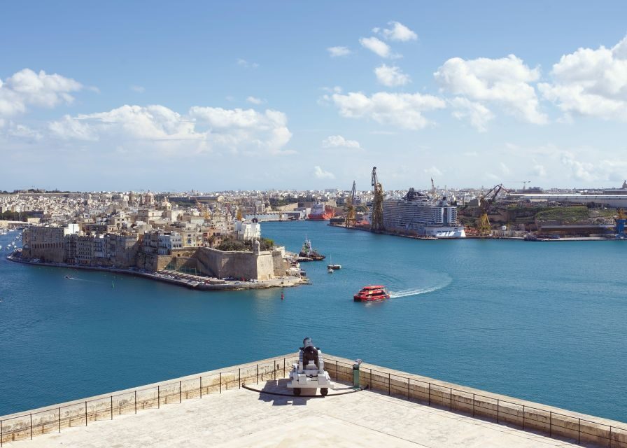 3 cities: Private Insider Walking Tour with Licensed Guide - Price and value: paying per group, not per person