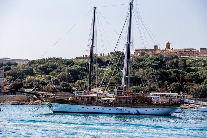 3 Island Cruise onboard Faith - Stop 1: Malta Bay for a First Swim and Quick Coast Views