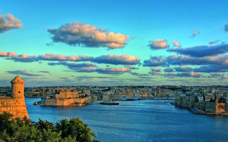 Afternoon Harbours Cruise with Guide and Roundtrip Transfers - The Route You’ll Actually Feel: Forts, Creeks, and Lower Barrakka Gardens