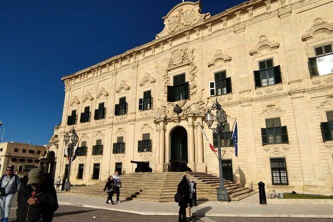 Best of Valletta Walking Tour - Merchant Street Market: where elegance meets daily life
