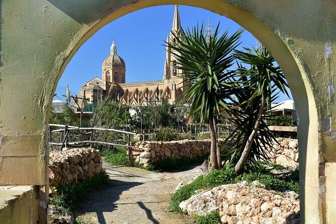 Christmas Tuk Tuk or Jeep tour in Gozo inc. Dinner - The main Gozo sightseeing circuit: villages and landmarks during the drive