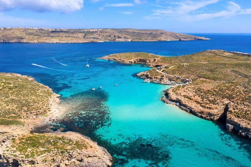 Comino: Blue Lagoon, Crystal Lagoon and Sea Caves Boat Tour - Getting to Cirkewwa and finding the boat behind the kiosk