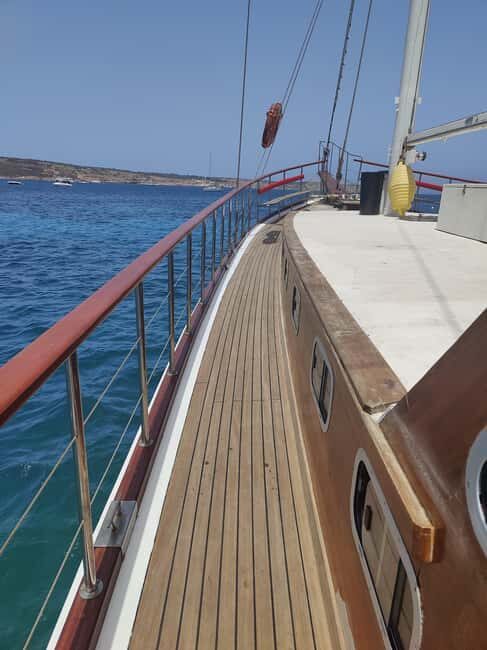 Comino Island , Blue lagoon, Crystal Lagoon & Gozo & Caves - Meeting at Mellieha Bay: Find Oh Yeah Malta and Beat the Clock
