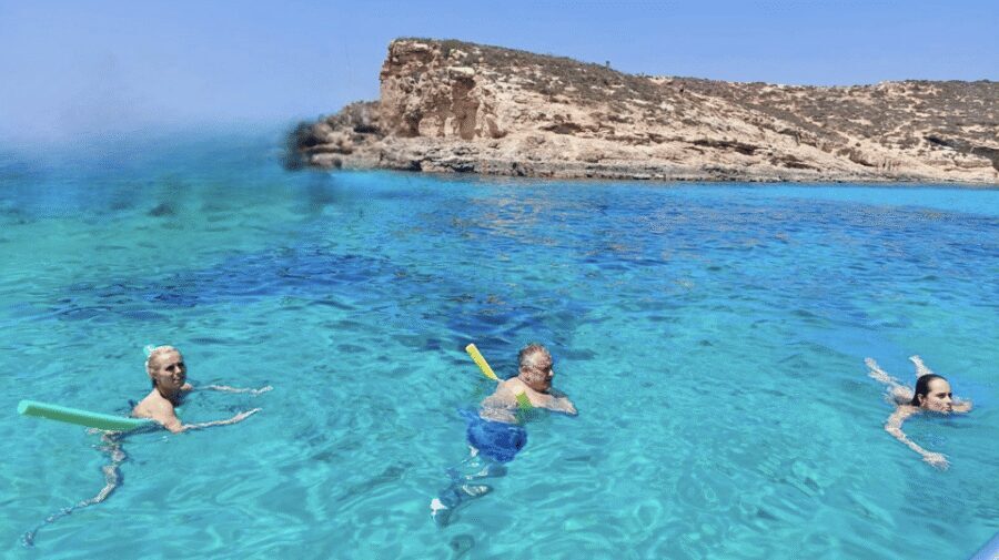 Comino Splash & Dash: Private Blue/Crystal Lagoon Boat Tour - Snorkeling here: gear included, but your habits decide the outcome