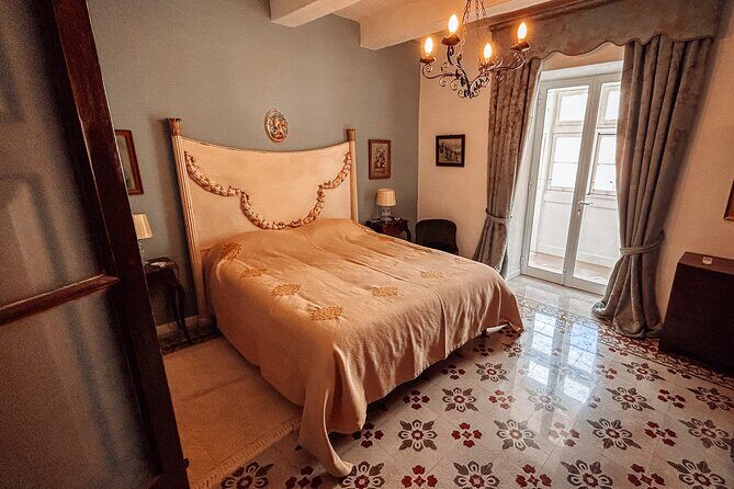 Dark Tales in an Mdina Palazzo - Guided Tour - Mario’s storytelling style: what makes it click