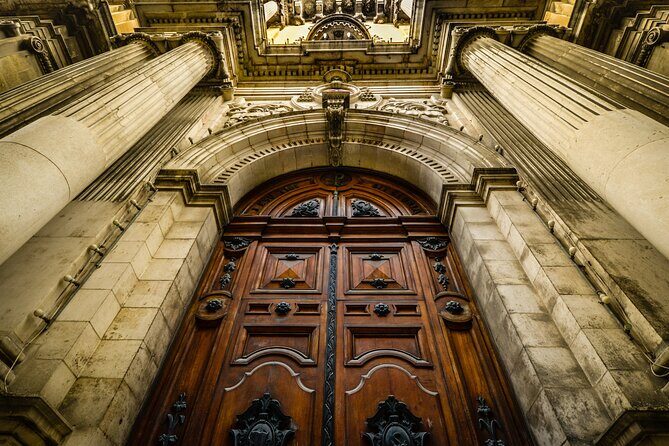 Discover the 3 Cities - Private Insider Walking Tour - Stop 1: Notre Dame Gate as your quick entry into the old quarter