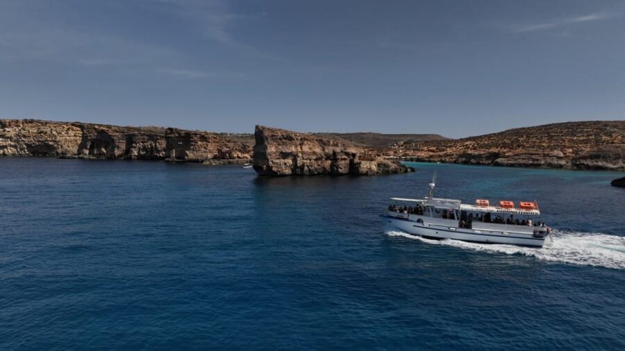 Ferry service to Blue Lagoon (opt. stop in Gozo)& Caves trip - Sea caves on the water: the complimentary trip that adds value