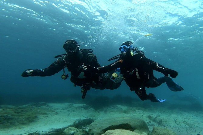 First scuba diving experience with instructor - Malta - The Skills Plan: What You Learn Before You Go Under