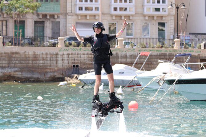 Flyboard Full Flight (30min) - The lesson format: land practice first, then one-on-one on the water