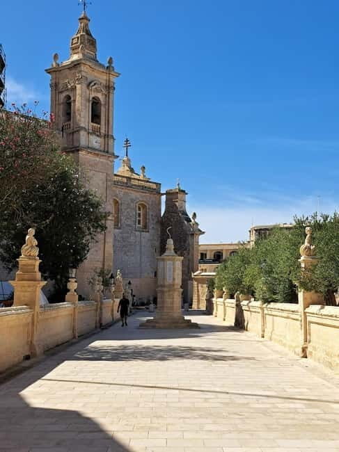 From Sliema: Mdina and Rabat Trip - From Burger King Sliema to Rabat: the practical start that matters