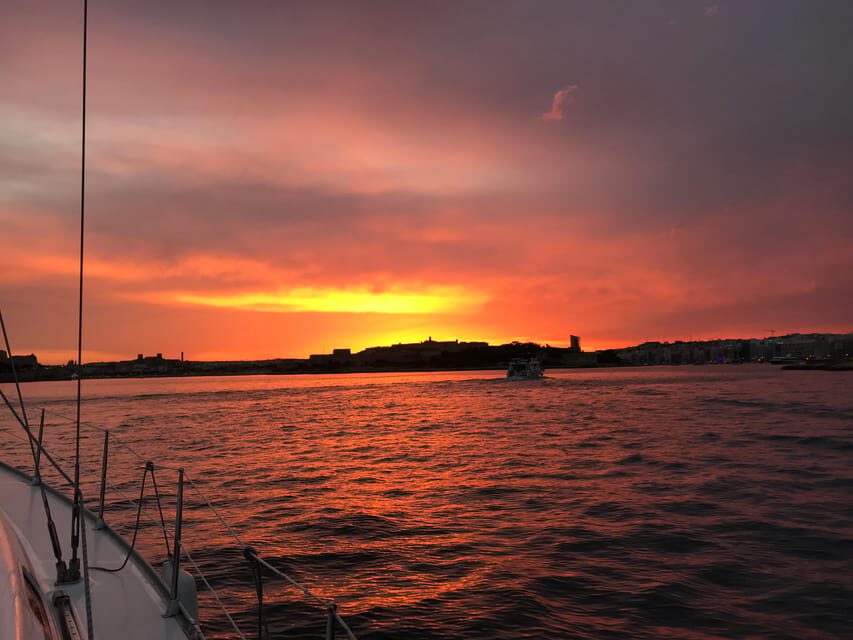 From Valletta: Romantic Sunset Cruise on a Sailing Yacht - Who this sunset cruise is best for