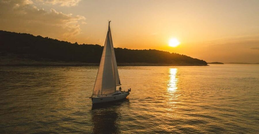 From Valletta: Romantic Sunset Cruise on a Sailing Yacht - The pre-sunset cruise route: Valletta, Birgu, Senglea, and Cospicua