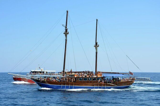 Full Day Fernandes Cruise with Lunch - Seating, crowds, and sun-management on an 80-person cruise