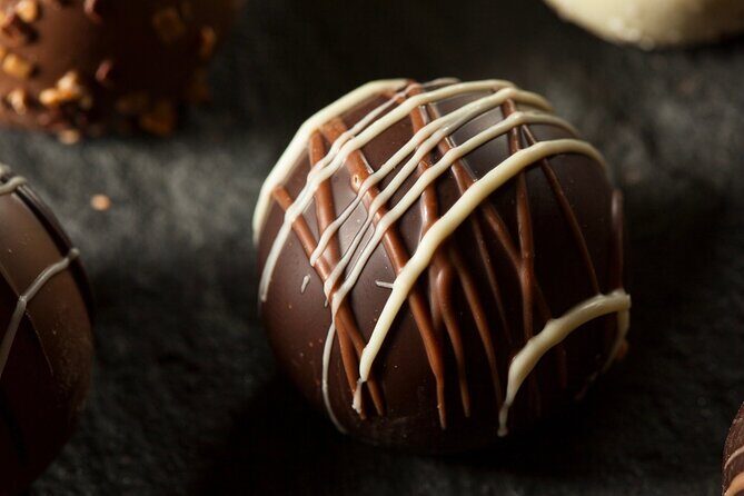 Gin and Chocolate Pairing Workshop in Malta - Your tasting lineup: Island8 plus two other gins