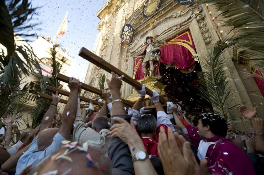 Good Friday Easter Procession with Commentary and Transport - Live Commentary in Your Language: Turning Watching into Understanding