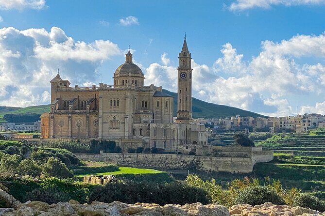 Gozo, Blue Lagoon, Comino & Sea Caves - Getting onboard in Bugibba: what to do before you even leave