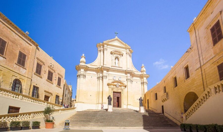 Gozo Day Pass Ferry and Hop-on Hop-off buses with audio Tour - Stop-by-stop guidance (what to do when you hop off)