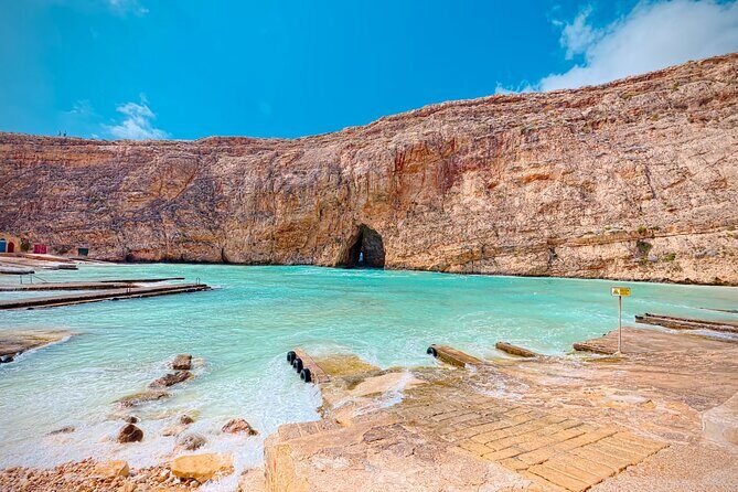 Gozo Guided Day Trip Incl. Ggantija Temples and Lunch - Stop 1: Ġgantija Temples and the giant-block myth