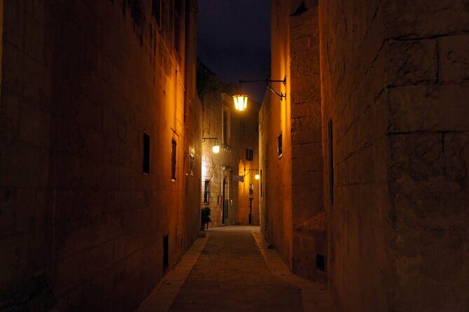 Guided Night Tour of Valletta Waterfront, Mdina and Rabat - Mdina by lamplight: lantern lanes and bastion panoramas