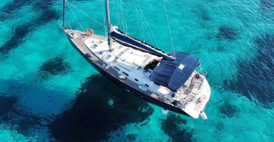 Malta Gozo Comino: Full Day Sailing Charter - Peter, the skipper, makes the day flow