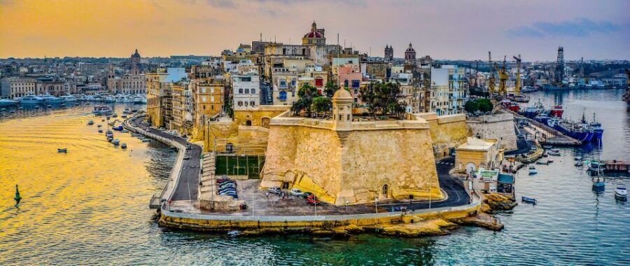 Malta, Gozo & Comino Private Sightseeing Tour with Pickup - Ta’ Qali Crafts Village: souvenirs with less airport energy