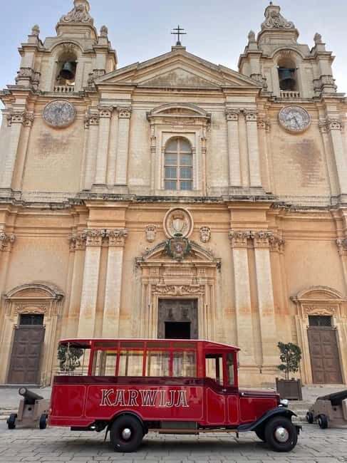 Malta: Private Chauffeur-Driven Vintage Bus - Valletta in Your Time Window: Big Views, Tight Scheduling