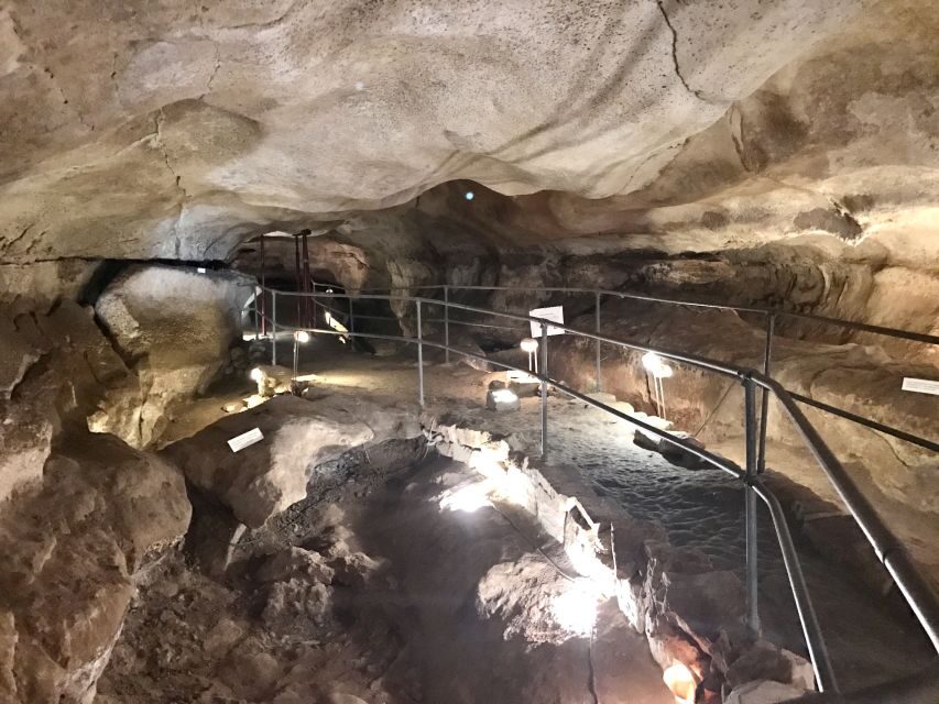 Malta: Private Half-Day Archeological Sites Tour - Mnajdra: cliff-edge views that make the stones feel part of Malta