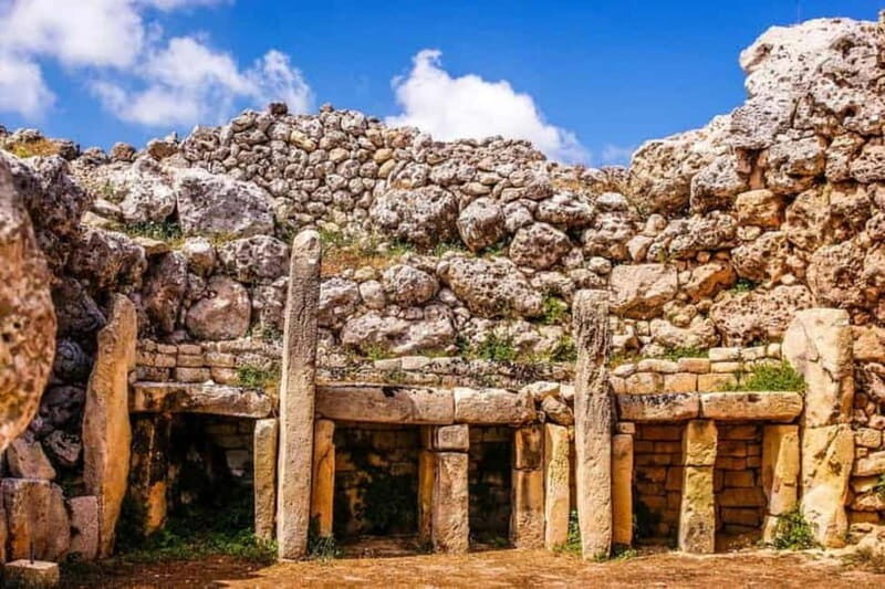 Malta: Private Jeep Tour of Gozo with Lunch - Lunch isn’t included, but the timing is built for it