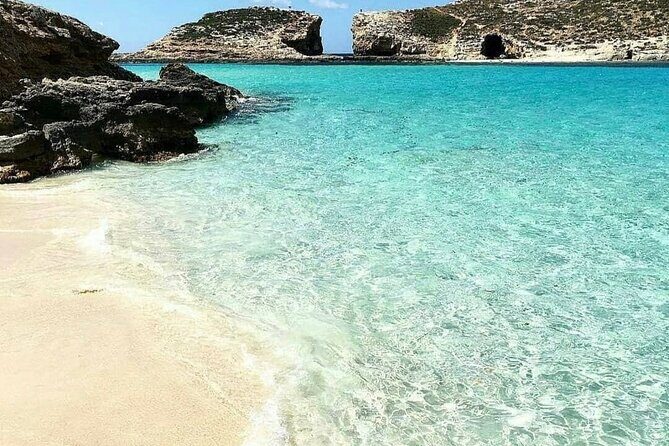 Malta Sunset Boat Tour: Bugibba to Comino Blue Lagoon Cruise - Snorkel gear, lockers, and the stuff that saves your trip