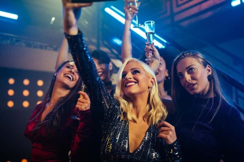 Malta: Ultimate Girls' Night Out - Sunset cocktail hour: views, photos, and an easy start