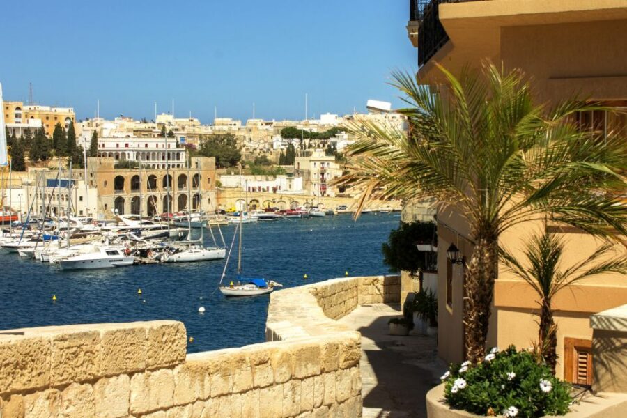 Malta: Vintage Bus Ride through the Three Cities - Vittoriosa’s Waterfront: Knights, Commerce, and Maritime Museums