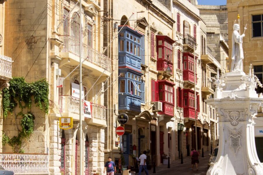 Malta: Vintage Bus Ride through the Three Cities - Photo Stops, Break Time, and How to Make the Most of 90 Minutes