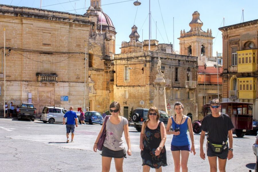 Malta: Vintage Bus Ride through the Three Cities - Comfort on a Vintage Bus: What to Expect and How to Prepare