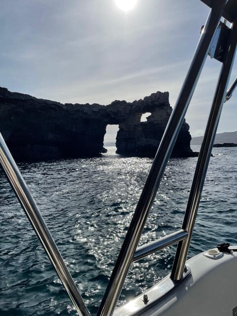 Malta:Gozo,Comino,Crystal/BlueLagoon&Caves Private Boat trip - On-Board Comfort: Snorkeling Gear, Shower, Bluetooth, and Real Practical Extras