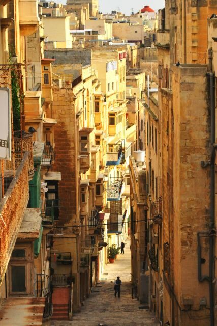 Malta’s 3 Cities Tour & Wine Tasting - Vittoriosa’s Narrow Streets: Where the Story Becomes Real