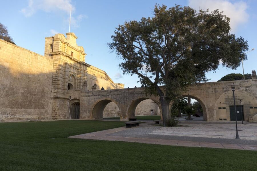 Mdina and Rabat Private Walking Tour with local pastizzi - Mdina’s fortified streets: palaces, squares, and the feel of a walled city