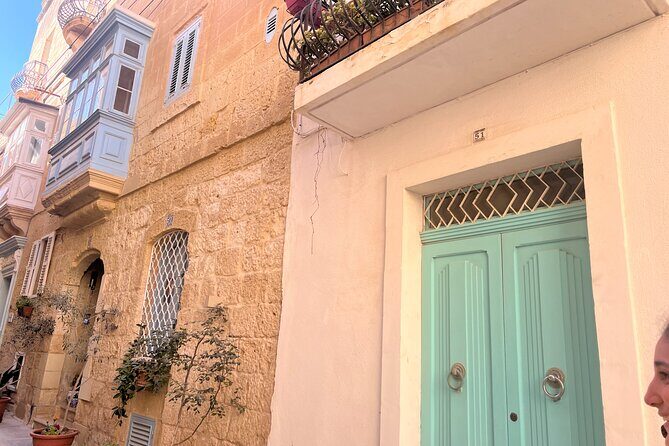 Mdina and Rabat Walking Tour inc. Catacombs and St. Paul's Grotto - Guide Style and Group Size: What Up to 25 People Changes