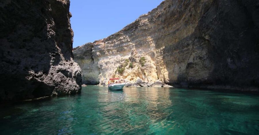 Mellieha: 3:00pm Speedboat round Comino Caves 2h Blue Lagoon - Comino by Speedboat: Fast, Fun, and Built Around Caves