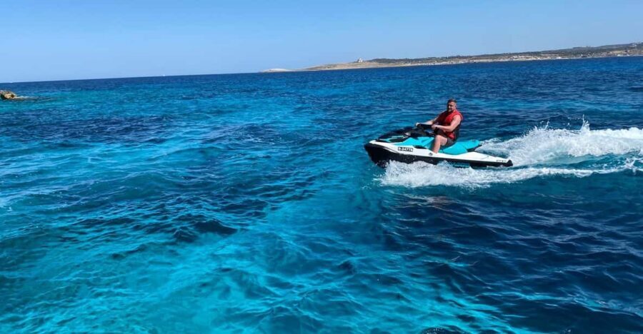 Mellieha: Jet Ski Rental with Safety Boat - Safety First: Safety Boat, Life Vests, and Speed Limit Behavior