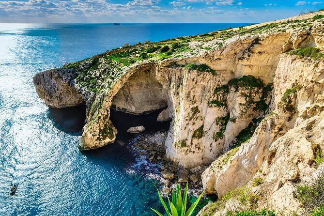 Prehistoric Temples and Highlights of the South Full-Day Tour - Għar Dalam Cave: Malta’s oldest human story in a cave called Cave of Darkness