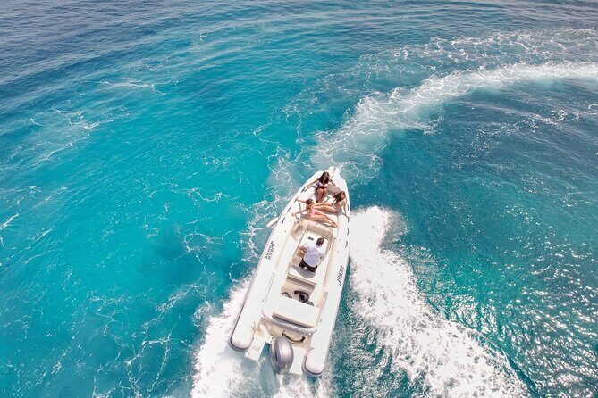 Private Boat Charter Comino, Blue Lagoon, Crystal Lagoon, Gozo - Crystal Lagoon: the calmer partner to Blue Lagoon