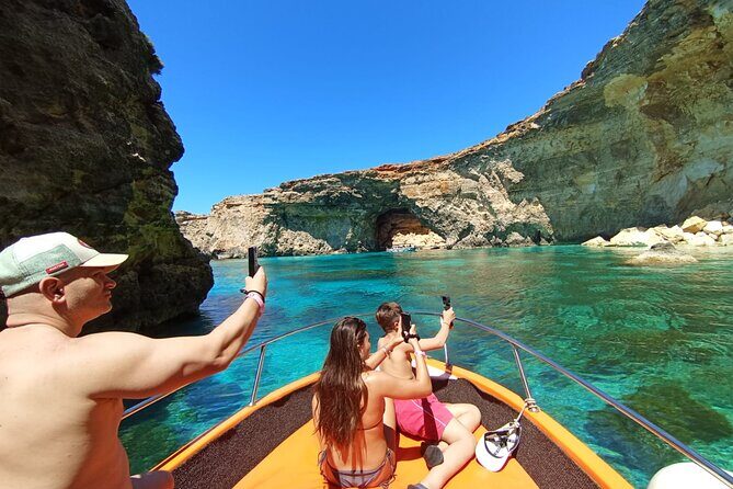 Private Boat Tour at Comino's Blue Lagoon and Crystal Lagoon - Cominotto Reef: wildlife spotting in shallow, colorful water