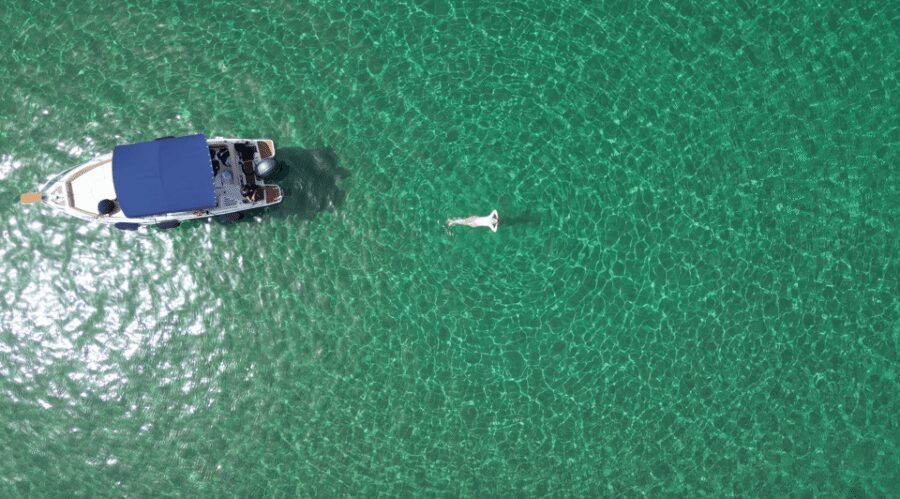 Private Boat Tour: Discover Comino's Blue and Crystal Lagoon - L-Iskoll ta’ Taħt il-Mazz: marine views during a short scenic stretch