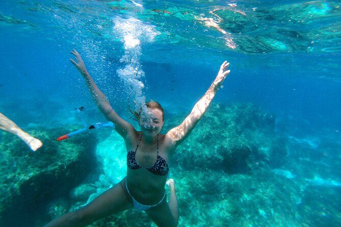 Private Boat Tour to Blue Lagoon Comino Caves and Gozo - The lineup of stops: how the timing plays out