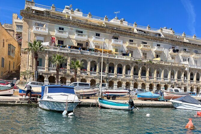 Private Harbor Cruise - Marsamxett & Grand Harbor Valletta - The boat experience: what a 26ft day cruiser feels like