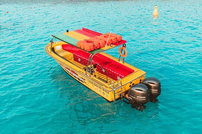 Private Speedboat 3hrs Blue Lagoon, Crystal Lagoon & Caves - Skipper Darren and the onboard setup: comfort plus control