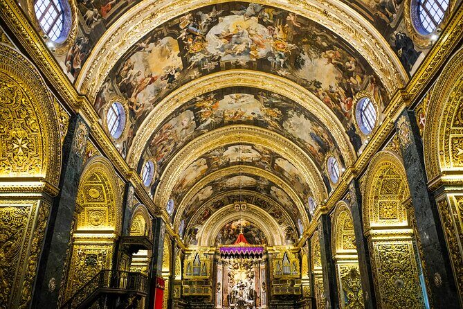 Secrets of St John's Co-Cathedral - Guided Tour - Inside the co-cathedral: floor, Sacristy, and chapels with a plan