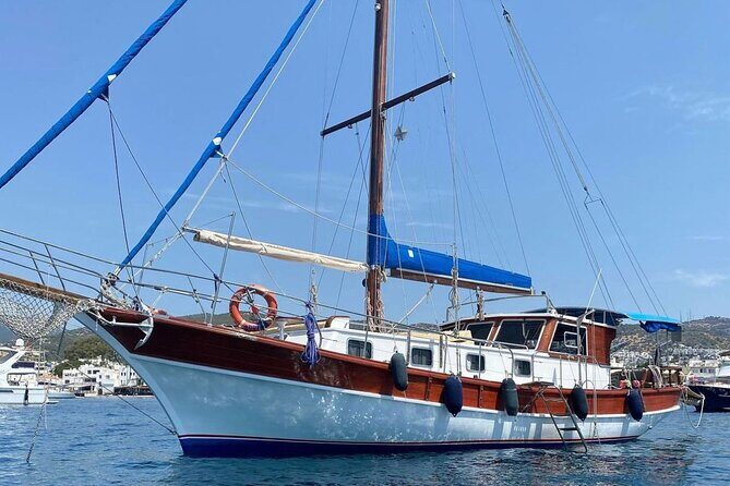Serenity at Sea: Comino Blue Lagoon Exclusive Day Cruise - Gozo, Comino and Cominotto: how the itinerary shapes your day