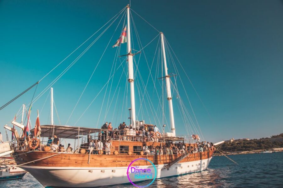 Sliema: Sailboat Party with an Open Bar, Food, and Swimming - Getting to the boat in Sliema: find Faith near Burger King